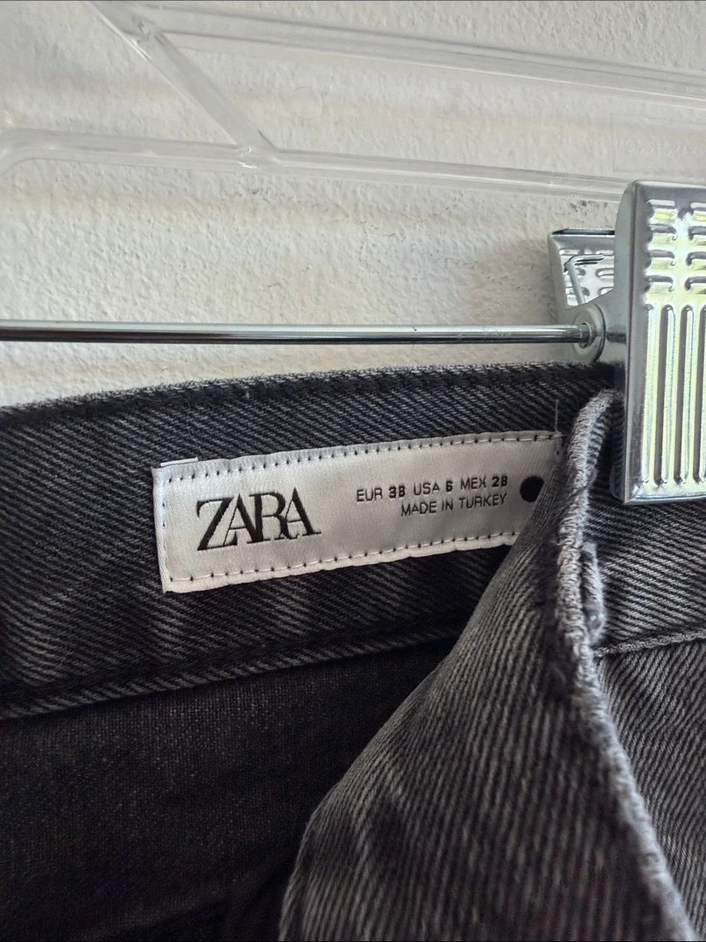 Zara Black Embellished High-Waist Jeans size U.S. 6